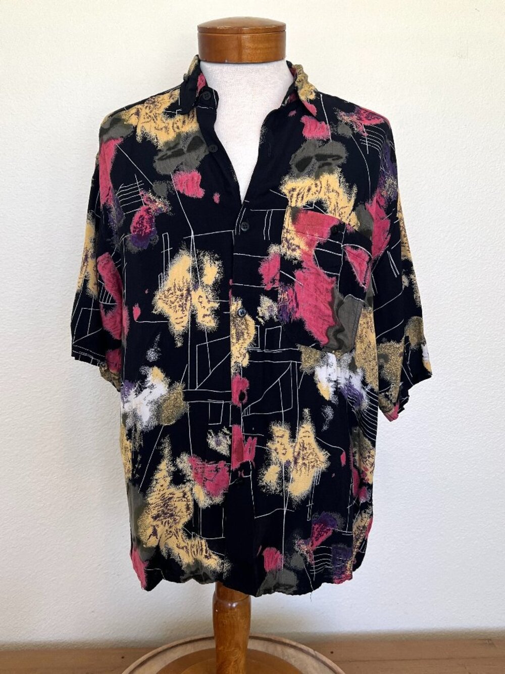 90's Abstract Mens Short Sleeve - Black & Pink - Size Large - Tribes